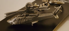 Llavero de peltre con forma de helicóptero Sikorsky S-76