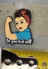Pin de solapa esmaltado "Sé tu mejor yo" de Rosie la remachadora