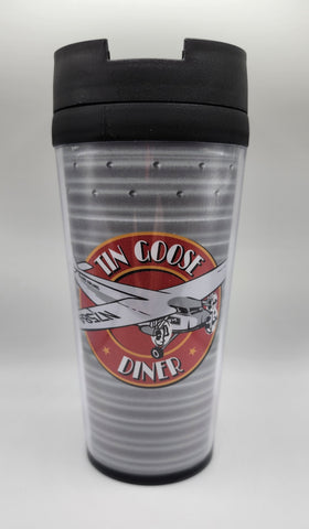 Taza de viaje con remaches y logotipo de tres motores de Tin Goose Diner