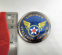 Pin desgastado del Museo de Aviación Liberty