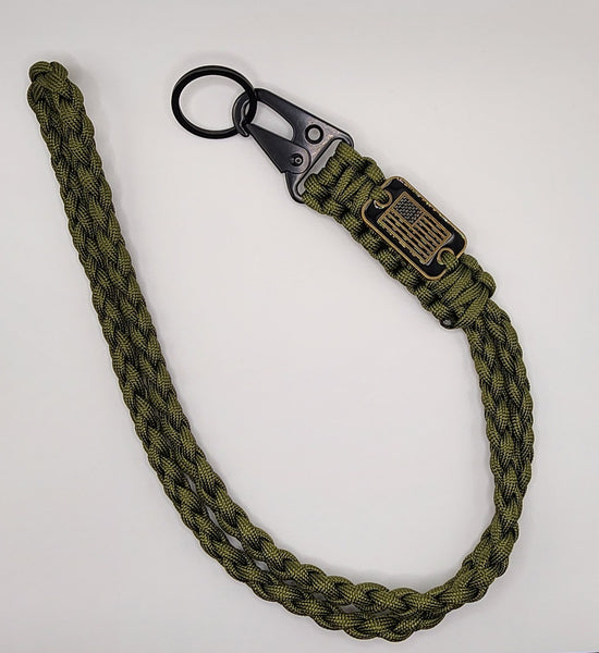 Paracord trenzado de color verde oliva militar con etiqueta de metal con bandera de EE. UU. 