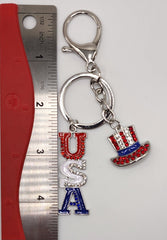 Llavero de metal con letras patrióticas de EE. UU. y sombrero de copa Bling Bling