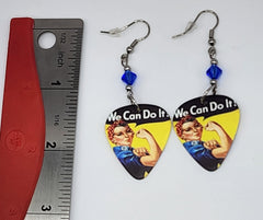 Pendientes de púa de guitarra de Rosie la remachadora con cristales Swarovski azules