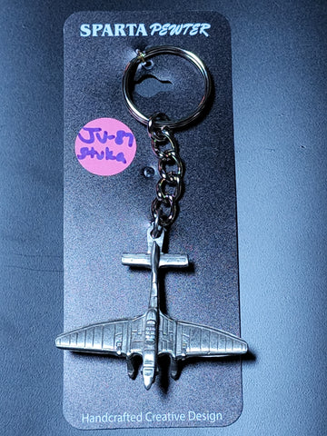 Llavero de peltre con el avión bombardero en picado alemán Junkers JU-87 "Stuka" de la Segunda Guerra Mundial
