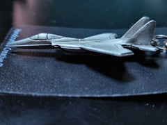 Llavero de peltre con el avión de combate McDonnell Douglas F-15E Strike Eagle