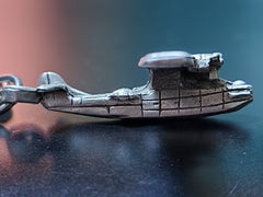 Llavero con mosquetón de avión de peltre PBY Catalina Consolidated de la Segunda Guerra Mundial del Museo de Aviación Liberty