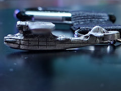 Llavero con mosquetón de avión de peltre PBY Catalina Consolidated de la Segunda Guerra Mundial del Museo de Aviación Liberty