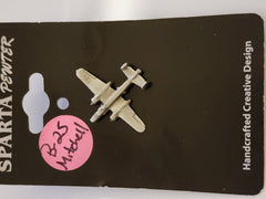 Pin de solapa de peltre con forma de avión bombardero Mitchell B-25 de North American Aviation de la Segunda Guerra Mundial