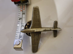 Pin de solapa de peltre del avión de combate P-51 Mustang de North American Aviation de la Segunda Guerra Mundial