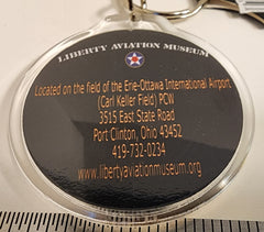 Llavero acrílico con el logotipo de LAM en blanco y negro de Rosie la remachadora