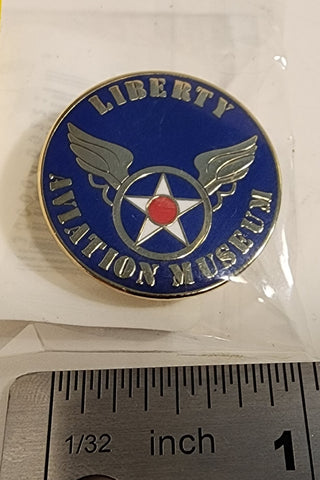 Pin esmaltado con el emblema del Museo de Aviación Liberty