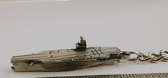 Llavero de peltre en 3D con el portaaviones de la clase USS Nimitz
