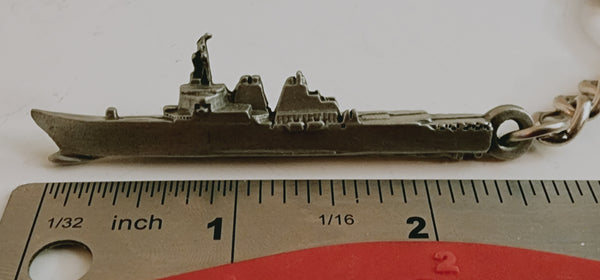 Llavero de peltre con forma de barco destructor de la clase Arleigh Burke en 3D