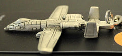 Llavero de peltre con forma de avión Fairchild Republic A-10 "Warthog" Thunderbolt II