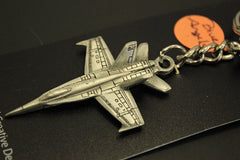 Llavero de peltre con el avión McDonnell Douglas F/A-18 Hornet de los Blue Angels