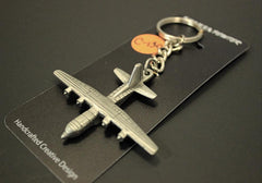 Llavero de peltre con el avión Lockheed C-130 Hercules