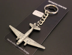 Llavero de peltre con avión Douglas C-47 Skytrain/DC-3 de la Segunda Guerra Mundial
