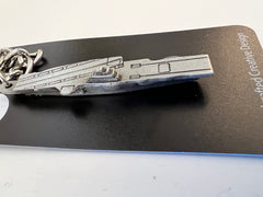 Llavero de peltre con el portaaviones de la clase Essex