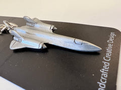 Llavero de peltre con el avión Lockheed SR-71 Blackbird