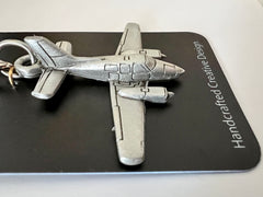 Llavero de avión de peltre Beechcraft Baron