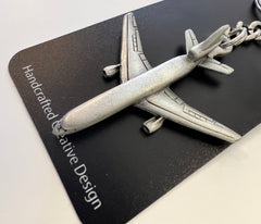 Llavero de peltre con el avión cisterna de reabastecimiento de combustible McDonnell Douglas KC-10 Extender