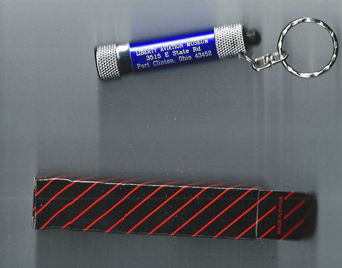 Mini llavero con linterna LED del Museo de Aviación Liberty