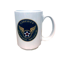 Taza con el logotipo del Museo de Aviación Liberty