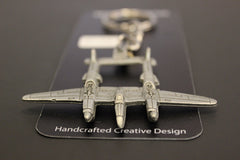 Llavero de peltre con el avión Lockheed P-38 Lightning de la Segunda Guerra Mundial