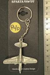 Llavero de peltre con el avión Curtiss P-40 Warhawk de la Segunda Guerra Mundial