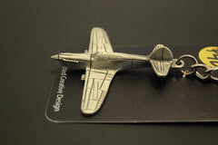 Llavero de peltre con el avión Curtiss P-40 Warhawk de la Segunda Guerra Mundial
