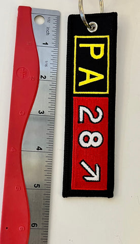 Llavero bordado con el avión Piper Cherokee PA-28